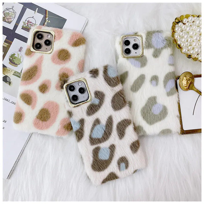Nimora Leopard Luxe – Funda de invierno aterciopelada para iPhone 🐆📱