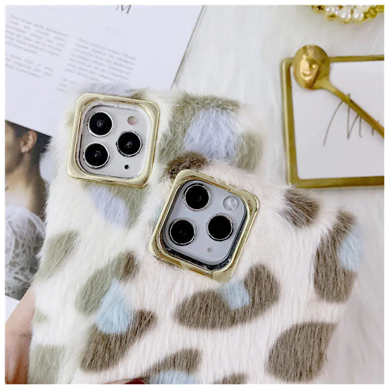 Nimora Leopard Luxe – Funda de invierno aterciopelada para iPhone 🐆📱