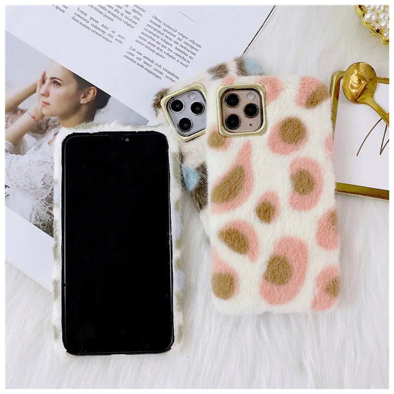 Nimora Leopard Luxe – Funda de invierno aterciopelada para iPhone 🐆📱