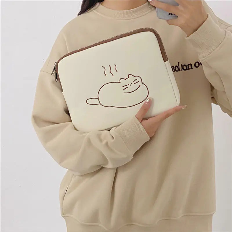 Nimora CozyCat Sleeve – Funda protectora bordada para tablet